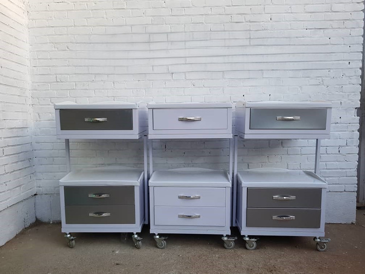 ترالی زیبایی سه کشو با بدنه فلزی و طراحی کاربردی | مناسب کلینیکها