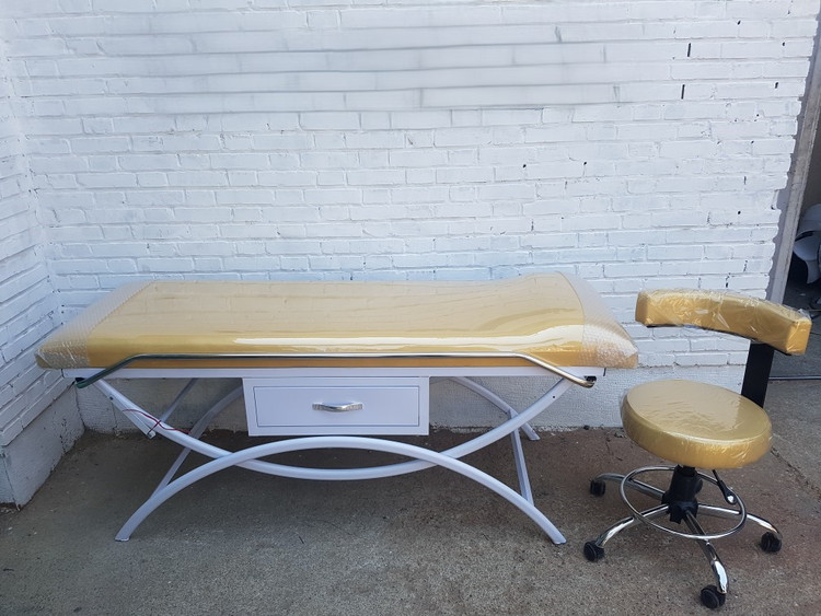 تخت معاینه فلت با فوم 10 سانتیمتری پایه هلالی - مجهز به بدساید و کشو